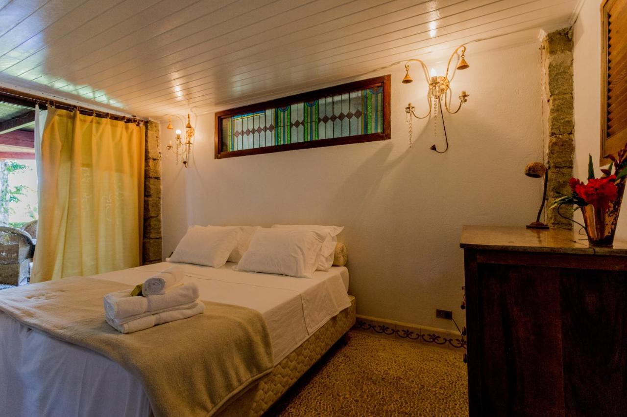 إلهابيلا Feiticeira Guesthouse الغرفة الصورة